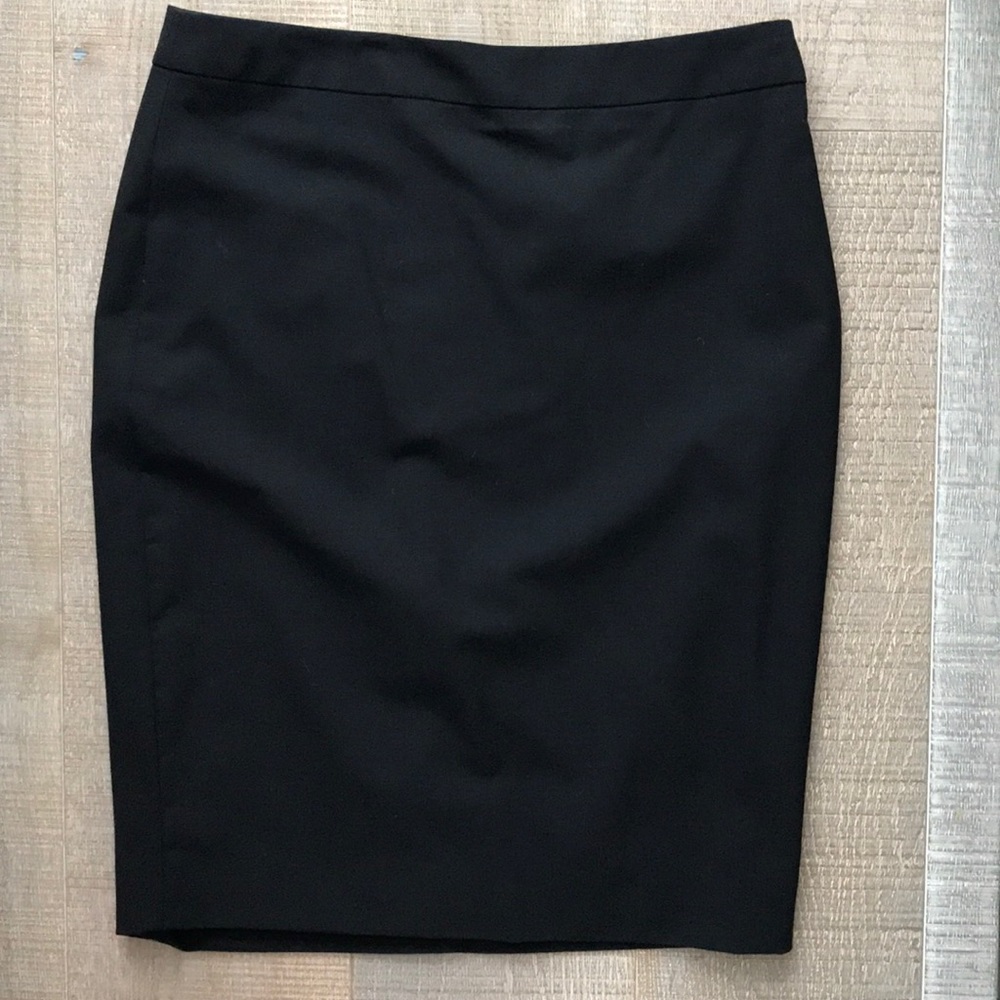 Banana republic black skirt. Never worn